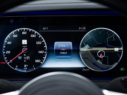 Used 2018 Mercedes-Benz Maybach S 560 4MATIC image 24