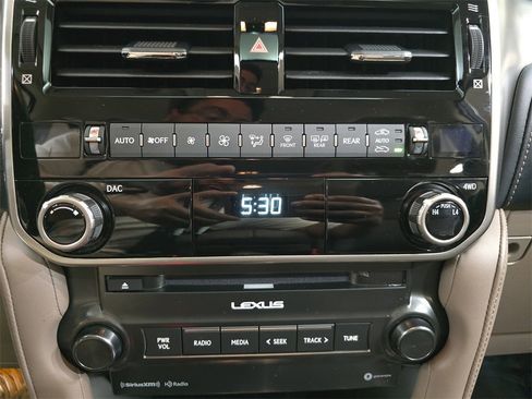 Certified 2023 Lexus GX 460 Premium w/ Premium Package image 23