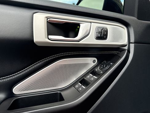 Used 2020 Ford Explorer ST w/ ST High-Performance Pack image 18