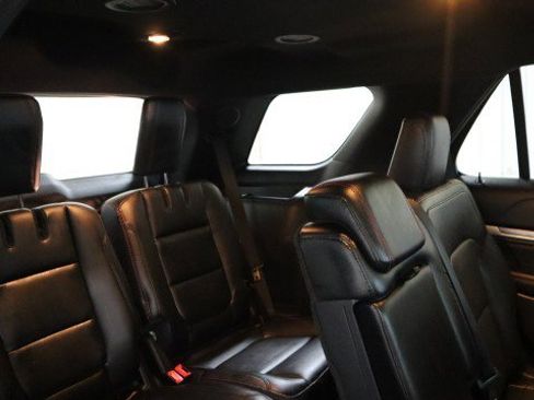 Used 2017 Ford Explorer Sport image 12
