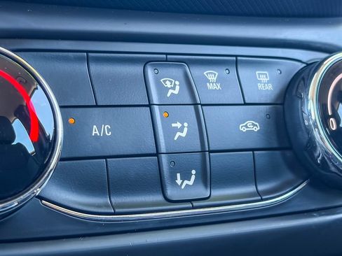 Used 2023 Chevrolet TrailBlazer LS FWD image 24