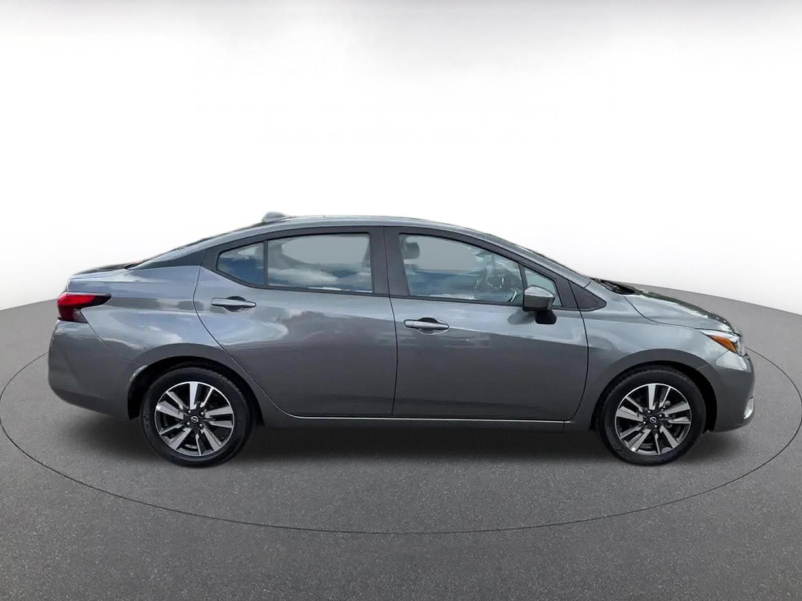 Used 2025 Nissan Versa SV FWD image 15