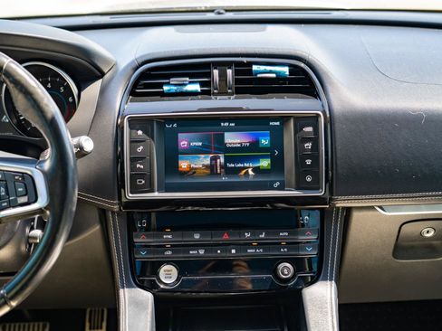 Used 2018 Jaguar F-PACE R-Sport AWD/4WD image 22