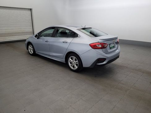 Used 2017 Chevrolet Cruze LT w/ Convenience Package FWD image 3