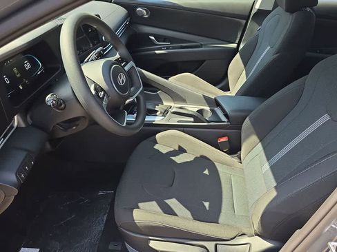 New 2026 Hyundai Elantra SE FWD image 16