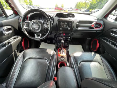 Used 2017 Jeep Renegade Trailhawk w/ Premium Trailhawk Package AWD/4WD image 25