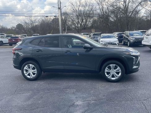 Used 2025 Chevrolet Trax LS image 2