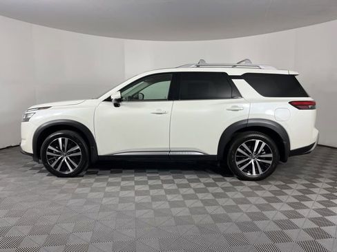 Used 2024 Nissan Pathfinder Platinum w/ Cargo Package FWD image 6