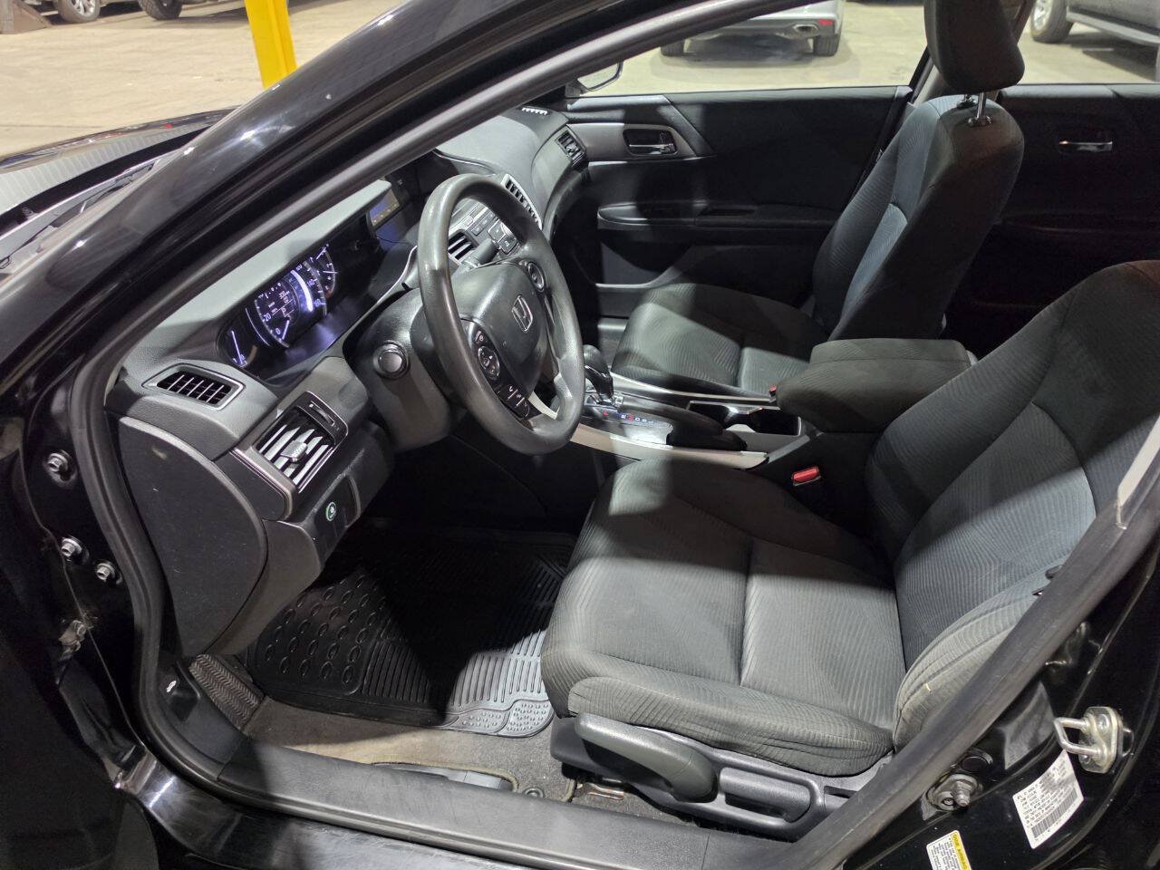 Used 2015 Honda Accord LX image 25