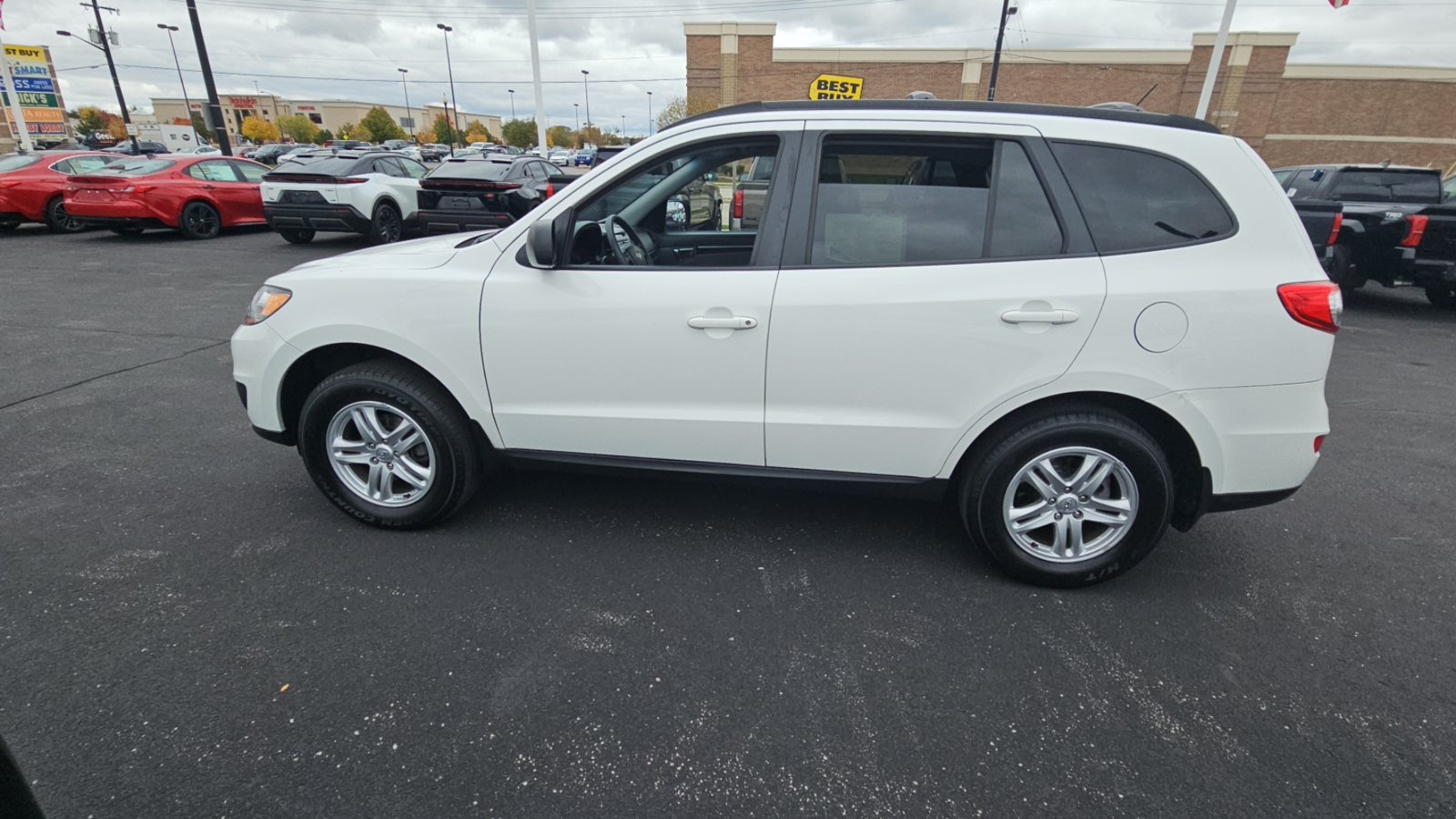 Used 2010 Hyundai Santa Fe GLS FWD image 6