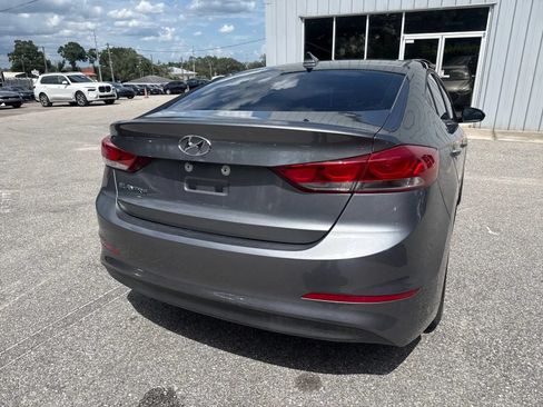 Used 2018 Hyundai Elantra Value Edition FWD image 8