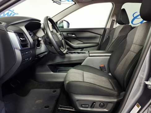 Used 2025 Nissan Rogue SV FWD image 8