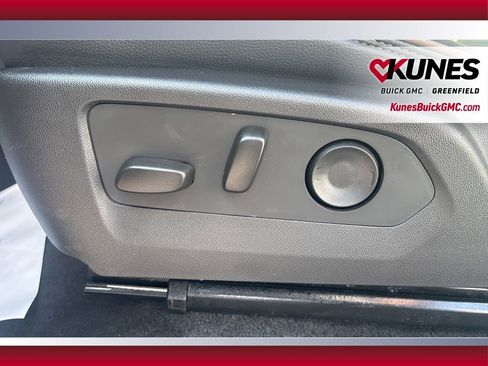 Used 2024 GMC Canyon Denali image 20