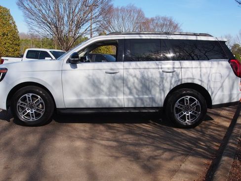 Certified 2025 Ford Expedition Active image 4