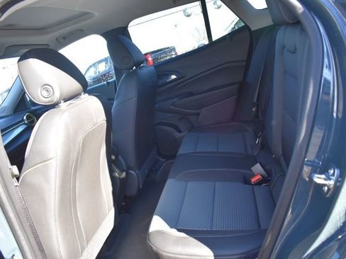 New 2026 Chevrolet Trax LT w/ Sunroof Package image 18