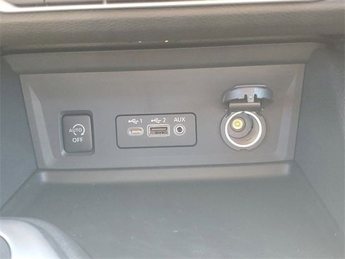 New 2025 Nissan Sentra SR w/ Trunk Package image 18