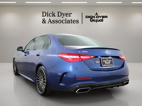Used 2022 Mercedes-Benz C 300 Sedan image 4