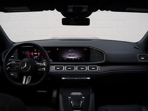 Used 2024 Mercedes-Benz GLS 450 4MATIC image 21