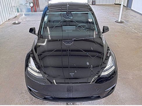 Used 2020 Tesla Model Y Long Range image 3