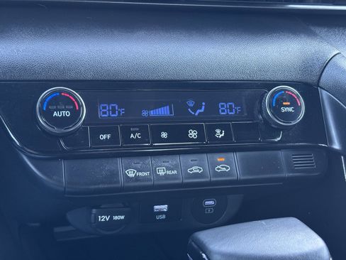 Certified 2025 Hyundai Elantra Sport image 22