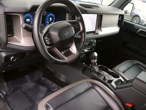 Used 2025 Ford Bronco Outer Banks AWD/4WD image 14