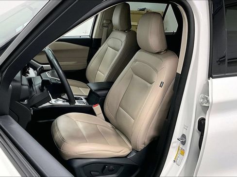 Used 2023 Ford Explorer XLT w/ Equipment Group 202A RWD image 31