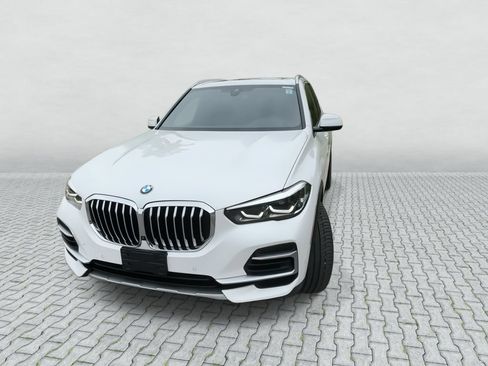 Certified 2023 BMW X5 xDrive40i w/ Premium Package AWD/4WD image 3