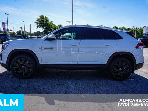 Used 2024 Volkswagen Atlas Cross Sport SE FWD image 10