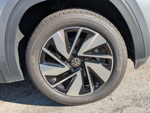 Used 2024 Volkswagen Atlas SE image 11