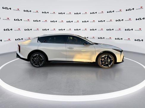 New 2026 Kia K4 GT-Line image 9