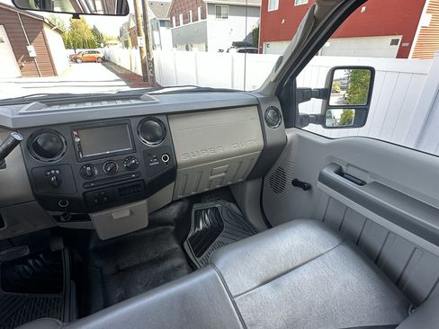 Used 2009 Ford F250 XL AWD/4WD image 9