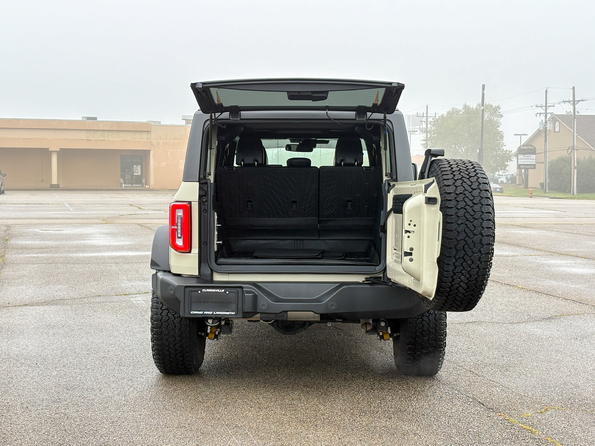 Used 2025 Ford Bronco Outer Banks w/ Sasquatch Package AWD/4WD image 31