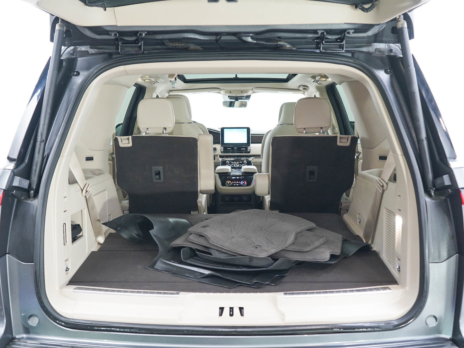 Used 2021 Lincoln Navigator Reserve w/ Luxury Package AWD/4WD image 17