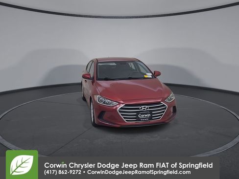 Used 2017 Hyundai Elantra SE FWD image 4