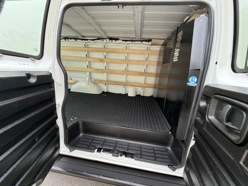 Used 2024 Chevrolet Express 2500 w/ Driver Convenience Package image 9