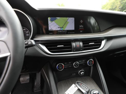 Used 2018 Alfa Romeo Stelvio Ti AWD/4WD image 20