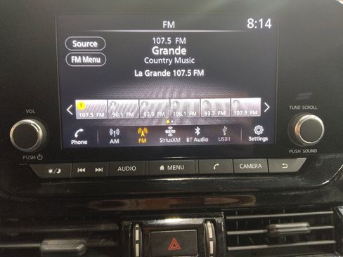 Used 2022 Nissan Pathfinder SV image 25