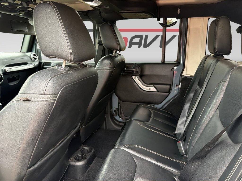 Used 2015 Jeep Wrangler Unlimited Sahara w/ Max Tow Package AWD/4WD image 16
