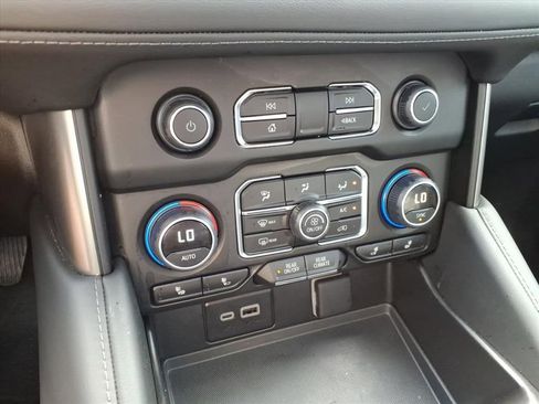 Used 2024 Chevrolet Suburban Z71 w/ Z71 Off-Road Package image 26