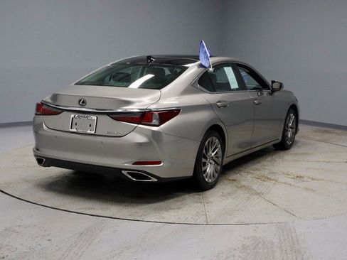Used 2019 Lexus ES 350 Luxury image 12