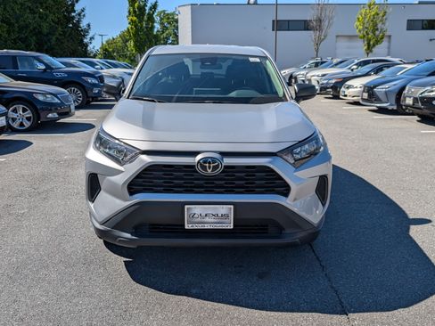 Used 2022 Toyota RAV4 LE AWD/4WD image 8