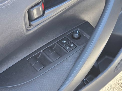 Used 2022 Toyota Corolla LE w/ Carpet Mat Package (TMS) FWD image 23