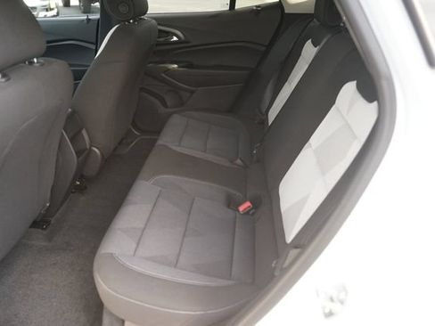 Used 2025 Chevrolet Trax LS w/ LS Convenience Package FWD image 12