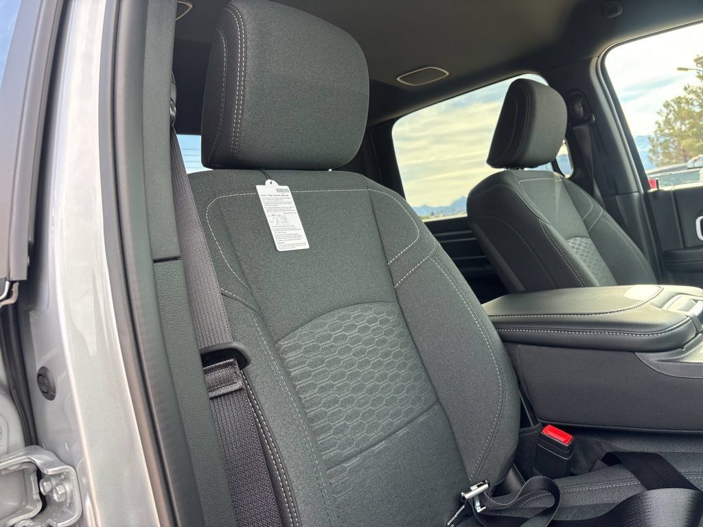 New 2026 RAM 3500 Big Horn AWD/4WD image 26