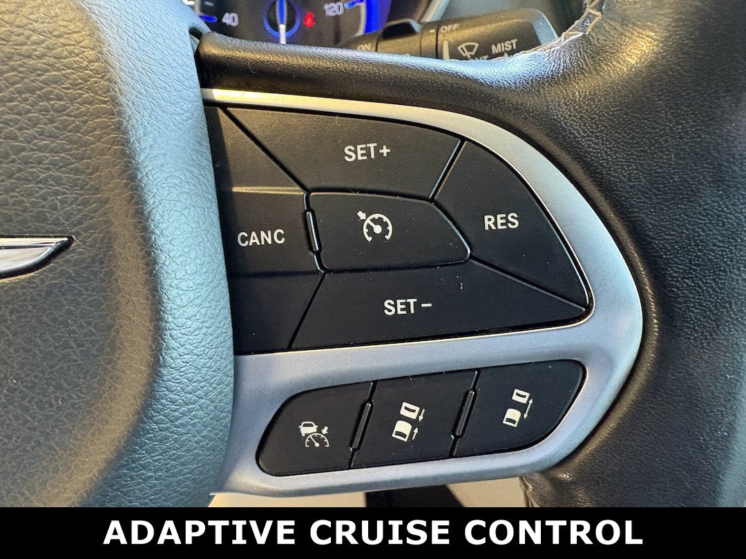 Used 2021 Chrysler Pacifica Touring-L FWD image 12