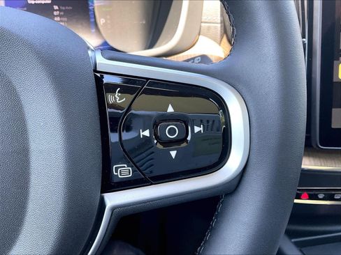 New 2026 Volvo XC60 T8 Ultra w/ Climate Package AWD/4WD image 17