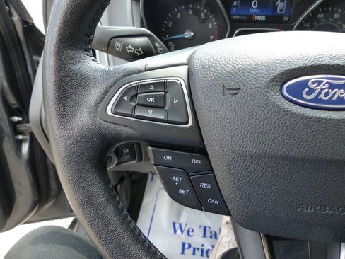 Used 2018 Ford Focus Titanium w/ Titanium Technology Package FWD image 27