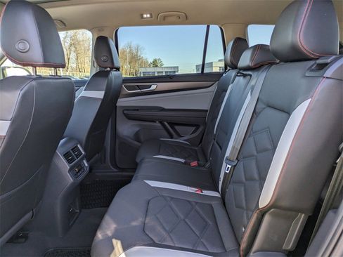 New 2024 Volkswagen Atlas Peak Edition SEL image 14