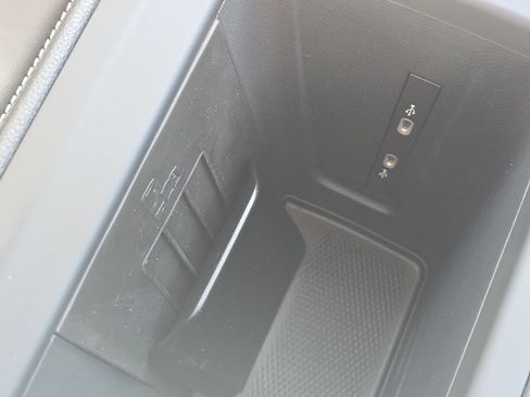 New 2026 Volkswagen Tiguan SE image 26