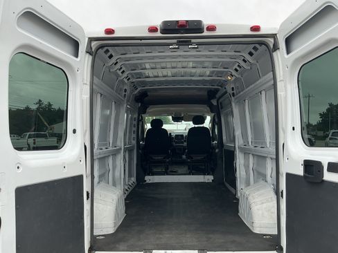 Used 2023 RAM ProMaster 2500 FWD image 5